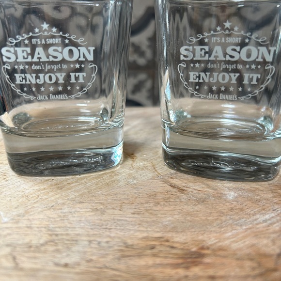 ETCHED SQUARE JACK DANIELS WHISKEY GLASS “ITS A SHORT SEASON ENJOY IT” Set of 2 - Picture 2 of 5